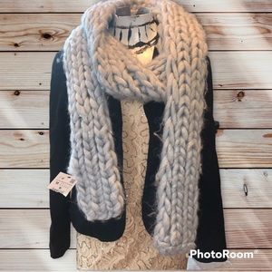Wool blend braided scarf gray fuzzy warm Zara m osfm warm layering NWT womens